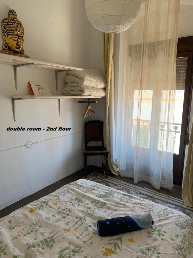 Ananda'S Mundo Guest House Orgiva Bagian luar foto